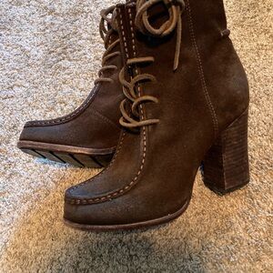 Frye Parker Moc Ankle Boots. Distressed Brown Suede. Excellent!